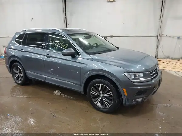 3VV2B7AXXJM134697 2018 VOLKSWAGEN TIGUAN - Image 1