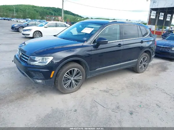3VV2B7AXXJM145781 2018 VOLKSWAGEN TIGUAN - Image 2
