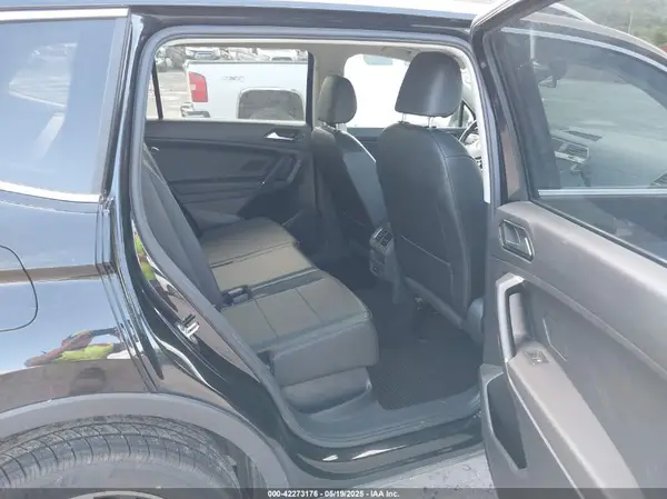 3VV2B7AXXJM145781 2018 VOLKSWAGEN TIGUAN - Image 8