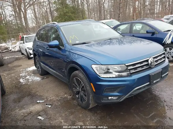 3VV2B7AXXJM150737 2018 VOLKSWAGEN TIGUAN - Image 1
