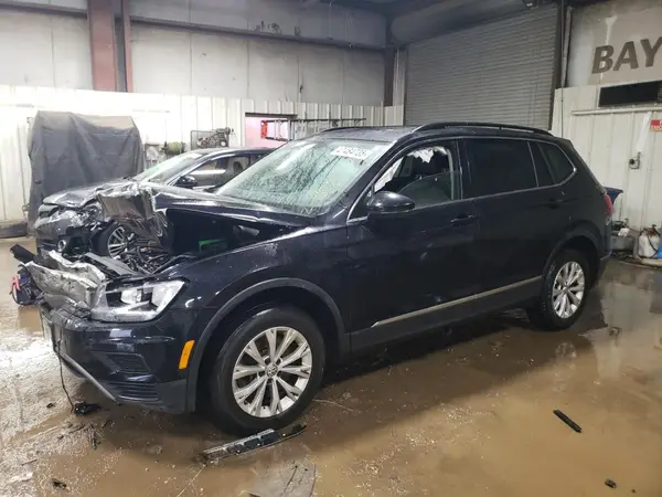 3VV2B7AXXJM159910 2018 VOLKSWAGEN TIGUAN - Image 1