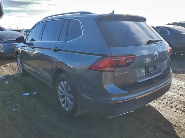3VV2B7AXXJM165528 2018 VOLKSWAGEN TIGUAN - Image 2