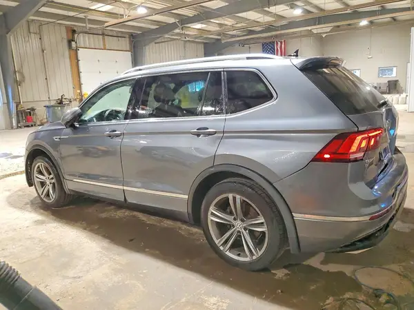 3VV2B7AXXJM204764 2018 VOLKSWAGEN TIGUAN - Image 2