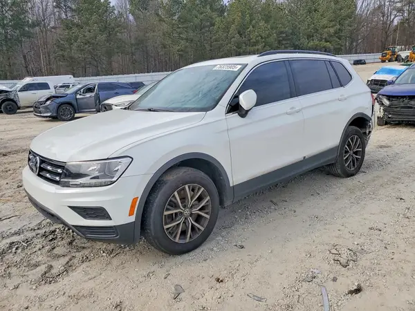 3VV2B7AXXJM204926 2018 VOLKSWAGEN TIGUAN - Image 1