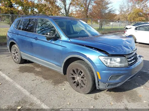 3VV2B7AXXJM205977 2018 VOLKSWAGEN TIGUAN - Image 1