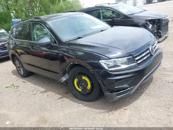 3VV2B7AXXKM042488 2019 VOLKSWAGEN TIGUAN - Image 1