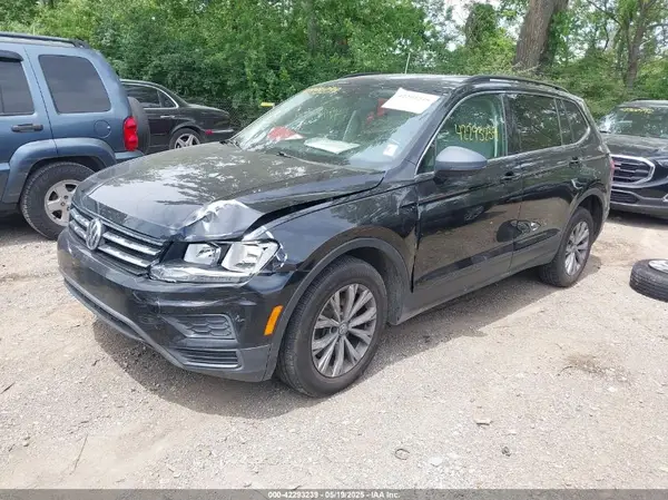 3VV2B7AXXKM042488 2019 VOLKSWAGEN TIGUAN - Image 2