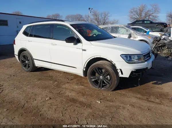 3VV2B7AXXKM111776 2019 VOLKSWAGEN TIGUAN - Image 1