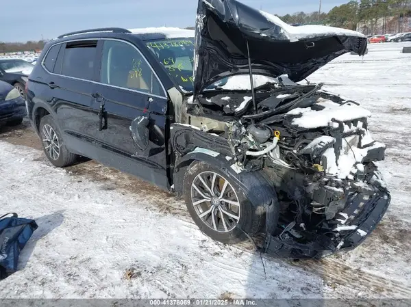 3VV2B7AXXKM138024 2019 VOLKSWAGEN TIGUAN - Image 1