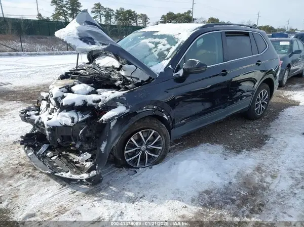 3VV2B7AXXKM138024 2019 VOLKSWAGEN TIGUAN - Image 2