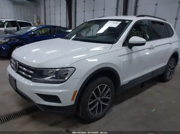3VV2B7AXXKM190608 2019 VOLKSWAGEN TIGUAN - Image 2