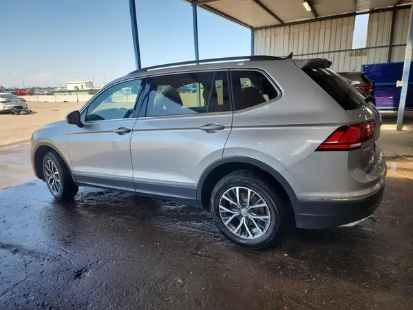 3VV2B7AXXLM007564 2020 VOLKSWAGEN TIGUAN - Image 2