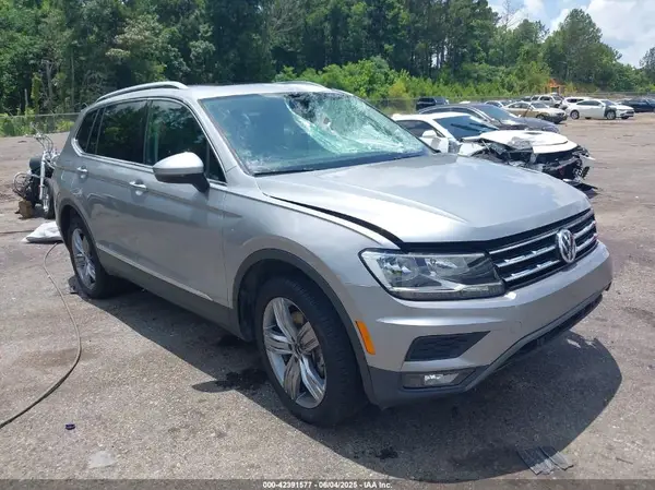 3VV2B7AXXLM022016 2020 VOLKSWAGEN TIGUAN - Image 1