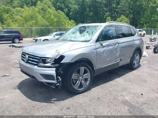 3VV2B7AXXLM022016 2020 VOLKSWAGEN TIGUAN - Image 2