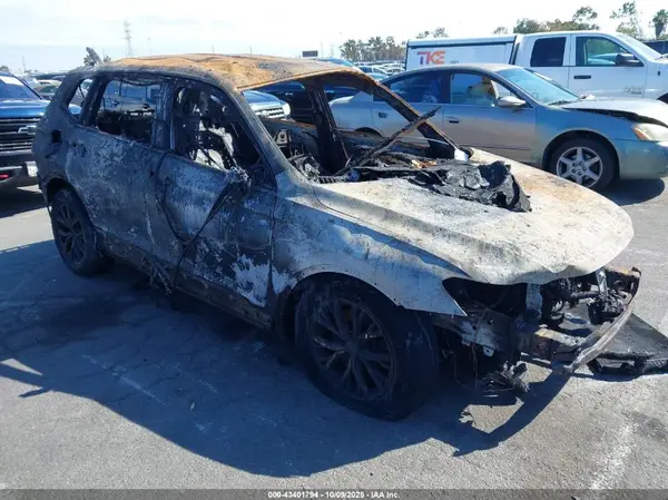 3VV2B7AXXLM106479 2020 VOLKSWAGEN TIGUAN - Image 1