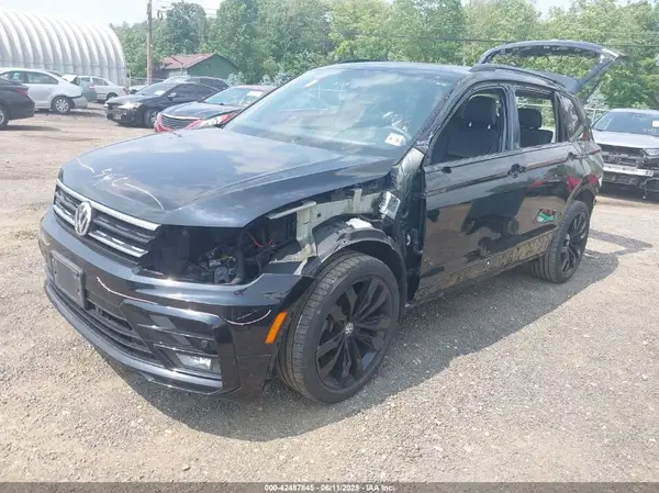 3VV2B7AXXMM098305 2021 VOLKSWAGEN TIGUAN - Image 2