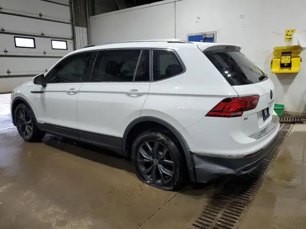 3VV2B7AXXRM047944 2024 VOLKSWAGEN TIGUAN - Image 2