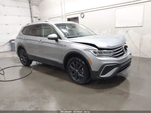 3VV2B7AXXRM098733 2024 VOLKSWAGEN TIGUAN - Image 1