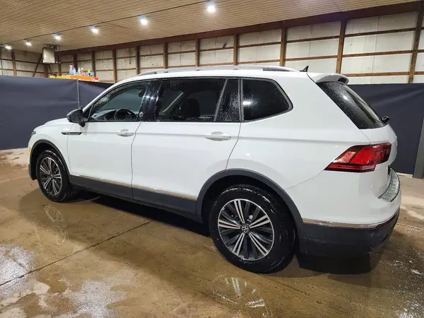 3VV2B7AXXRM201780 2024 VOLKSWAGEN TIGUAN - Image 2