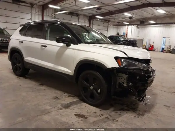 3VV2C7B20SM014571 2025 VOLKSWAGEN TAOS - Image 1