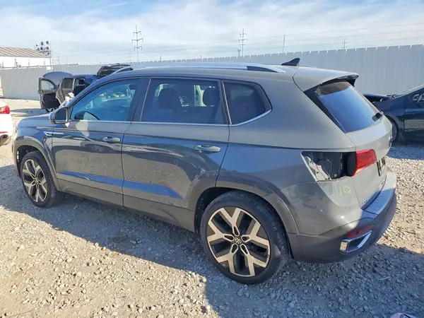 3VV2X7B22NM016069 2022 VOLKSWAGEN TAOS - Image 2