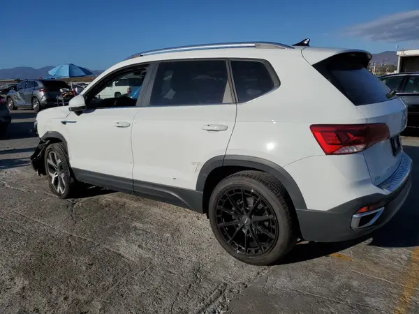 3VV2X7B22PM348385 2023 VOLKSWAGEN TAOS - Image 2