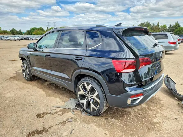 3VV2X7B25NM064438 2022 VOLKSWAGEN TAOS - Image 2
