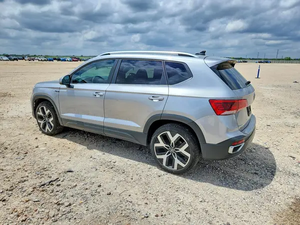 3VV2X7B25NM084737 2022 VOLKSWAGEN TAOS - Image 2