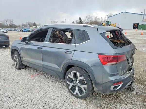 3VV2X7B27PM315754 2023 VOLKSWAGEN TAOS - Image 2