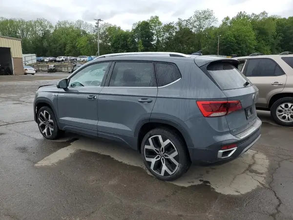 3VV2X7B28NM053742 2022 VOLKSWAGEN TAOS - Image 2