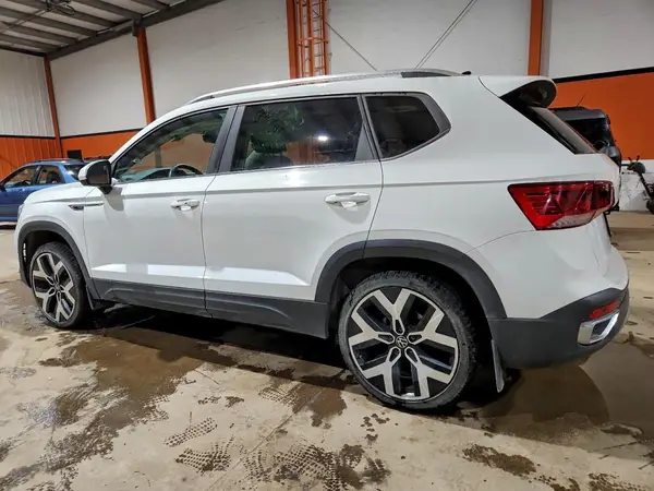 3VV2X7B28NM093836 2022 VOLKSWAGEN TAOS - Image 2