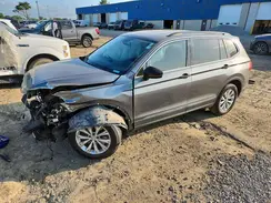 3VV3B7AX0JM000852 2018 VOLKSWAGEN TIGUAN