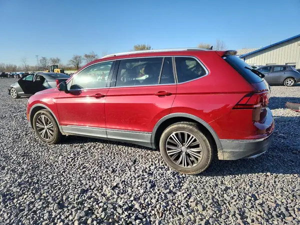 3VV3B7AX0JM008918 2018 VOLKSWAGEN TIGUAN - Image 2