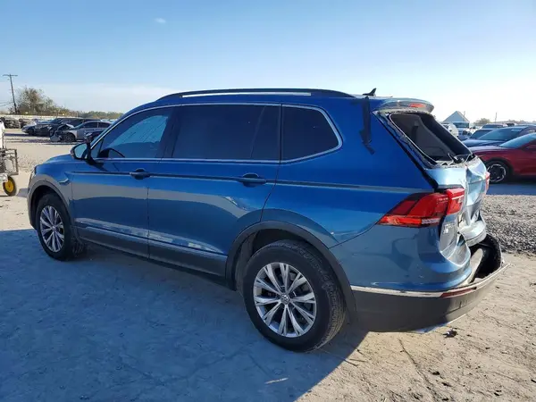 3VV3B7AX0JM010037 2018 VOLKSWAGEN TIGUAN - Image 2