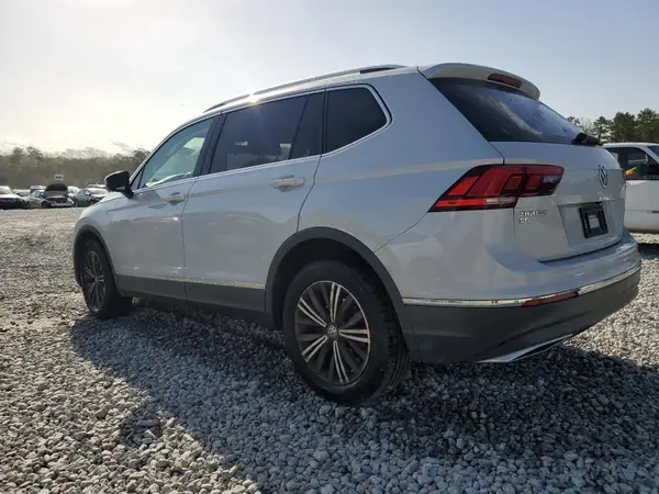 3VV3B7AX0JM014461 2018 VOLKSWAGEN TIGUAN - Image 2