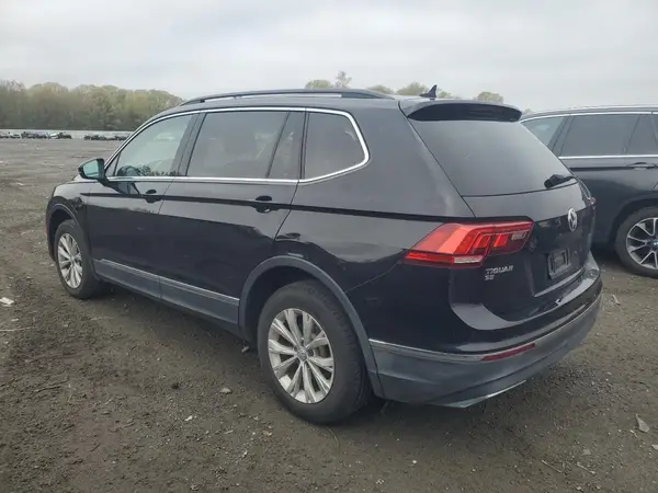 3VV3B7AX0JM020793 2018 VOLKSWAGEN TIGUAN - Image 2