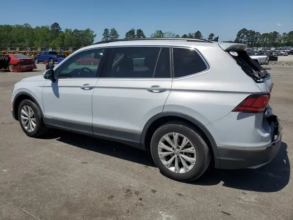 3VV3B7AX0JM022382 2018 VOLKSWAGEN TIGUAN - Image 2