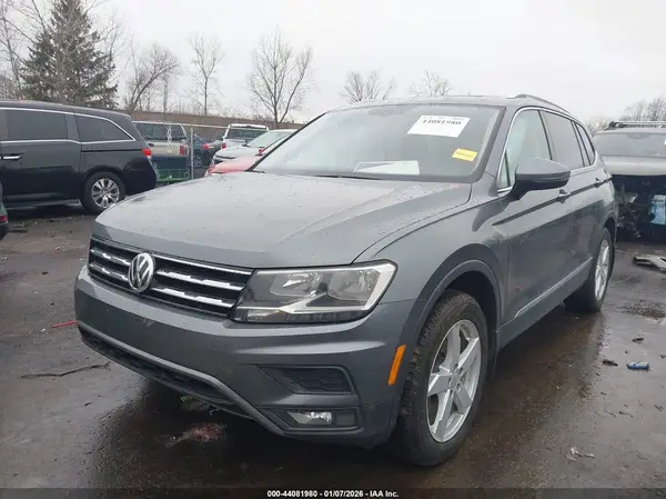 3VV3B7AX0JM023547 2018 VOLKSWAGEN TIGUAN - Image 2