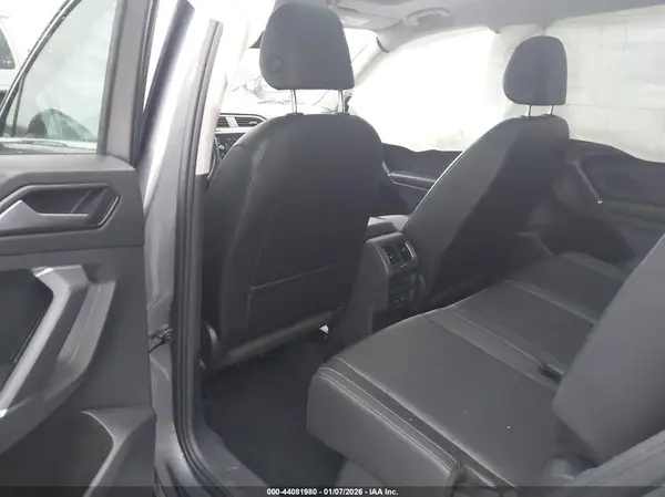 3VV3B7AX0JM023547 2018 VOLKSWAGEN TIGUAN - Image 8