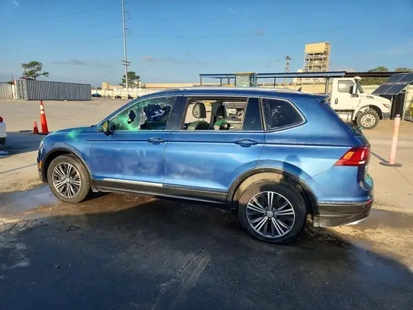 3VV3B7AX0JM034273 2018 VOLKSWAGEN TIGUAN - Image 2