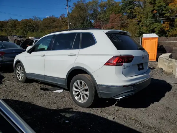 3VV3B7AX0JM046195 2018 VOLKSWAGEN TIGUAN - Image 2