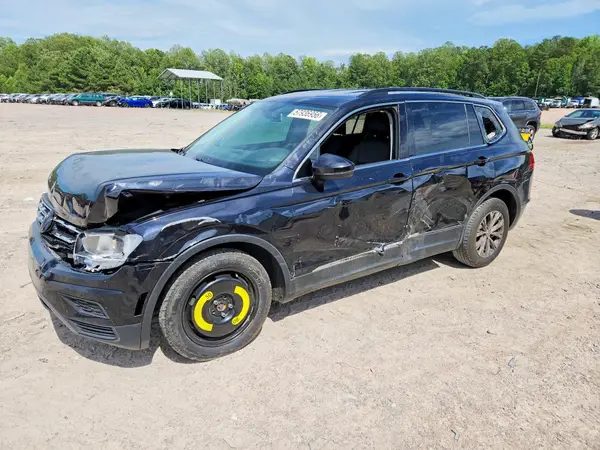 3VV3B7AX0JM049498 2018 VOLKSWAGEN TIGUAN - Image 1