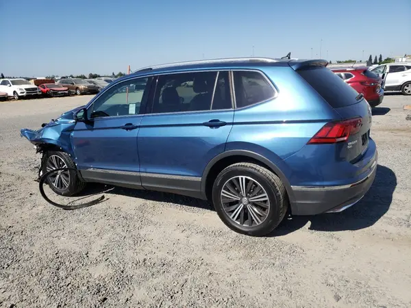 3VV3B7AX0JM050389 2018 VOLKSWAGEN TIGUAN - Image 2