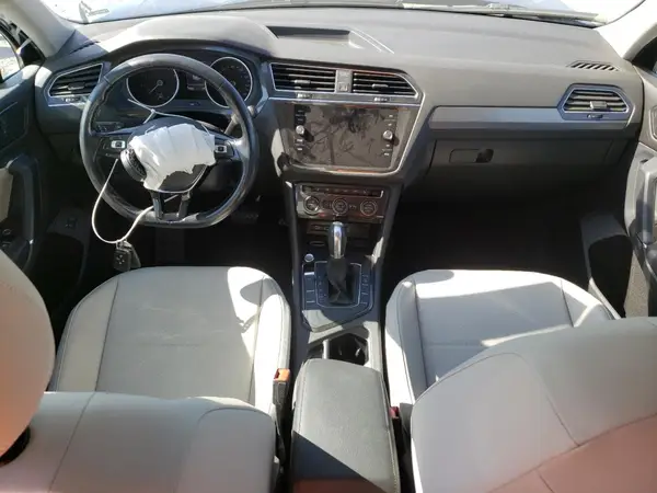 3VV3B7AX0JM050389 2018 VOLKSWAGEN TIGUAN - Image 8