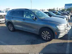 3VV3B7AX0JM055043 2018 VOLKSWAGEN TIGUAN