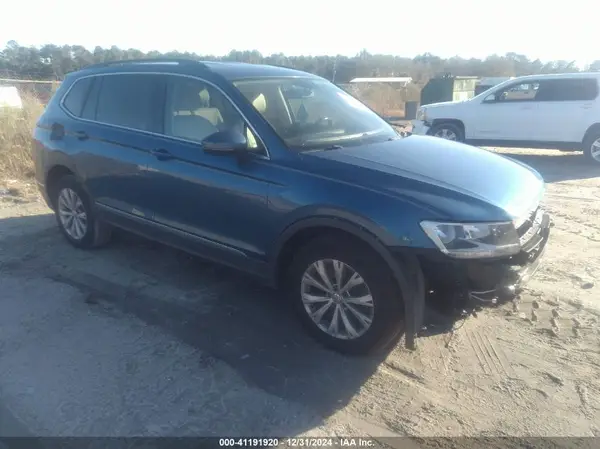 3VV3B7AX0JM060050 2018 VOLKSWAGEN TIGUAN - Image 1