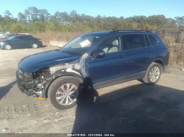 3VV3B7AX0JM060050 2018 VOLKSWAGEN TIGUAN - Image 2