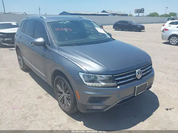 3VV3B7AX0JM061067 2018 VOLKSWAGEN TIGUAN - Image 1