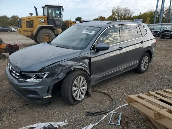 3VV3B7AX0JM075437 2018 VOLKSWAGEN TIGUAN - Image 1