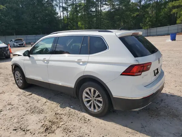 3VV3B7AX0JM079598 2018 VOLKSWAGEN TIGUAN - Image 2